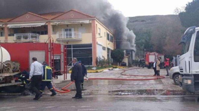 λήμνος-μεγάλη-φωτιά-σε-αντιπροσωπεία-235388